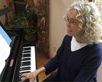 barbaralinnprobst playing piano